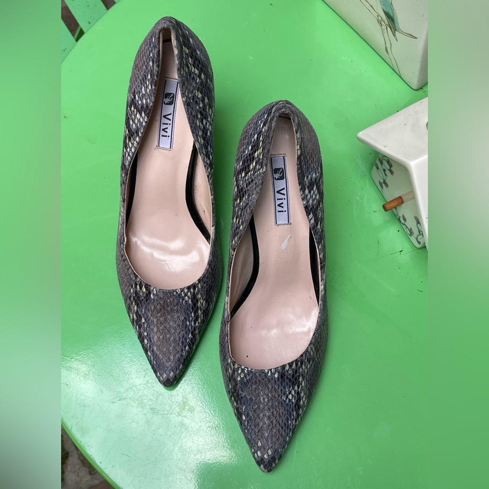 VIVI Gray Snakeskin Heels Size 9.5 - Picture 11 of 12